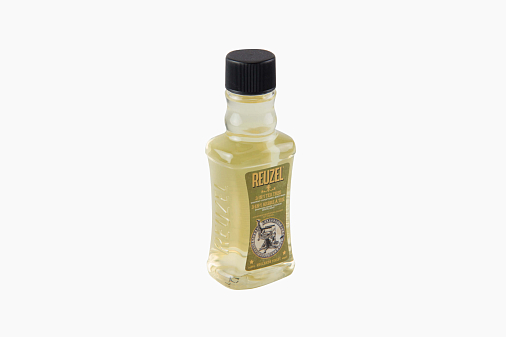 Reuzel 3-in-1 Tea Tree Shampoo